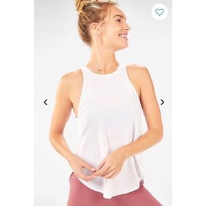 NET Fabletics Cashel Cropped Swing Tank